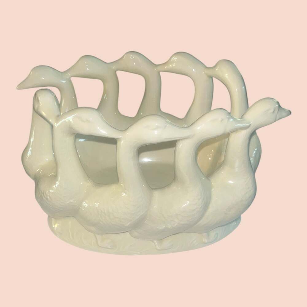 Holland Mold Vtg White Ceramic Gaggle of Geese Decorative Bowl Planter Centerpie